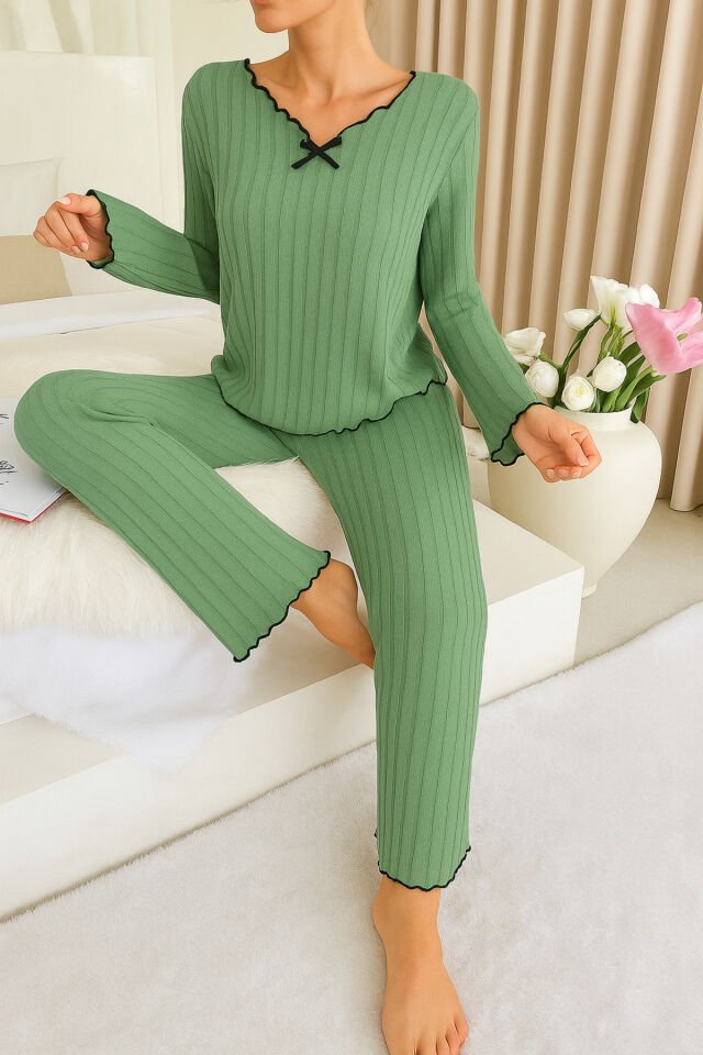 Uzun Kol Fiyonk Detaylı Pamuklu Kadın Pijama Takımı Çağla Yeşili - L