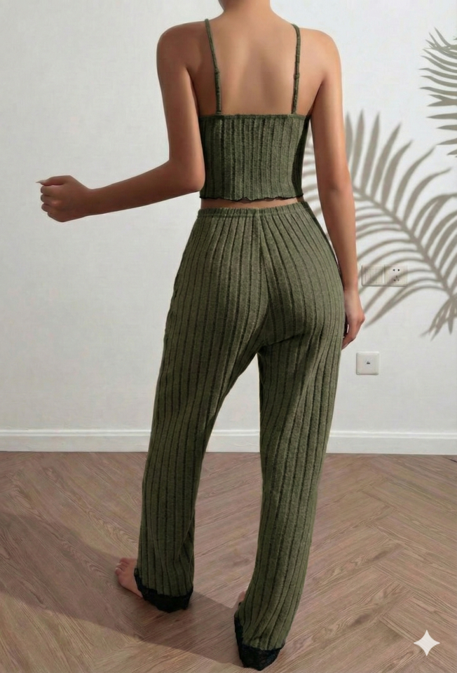 Askılı Dantelli ve Fiyonk Detaylı Pijama Takımı Haki - L
